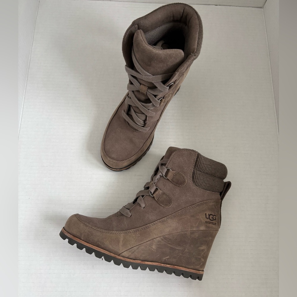 UGG Kriston Mole Gray Waterpoof Leather Wedge Boots 1108629 Women Sz 6